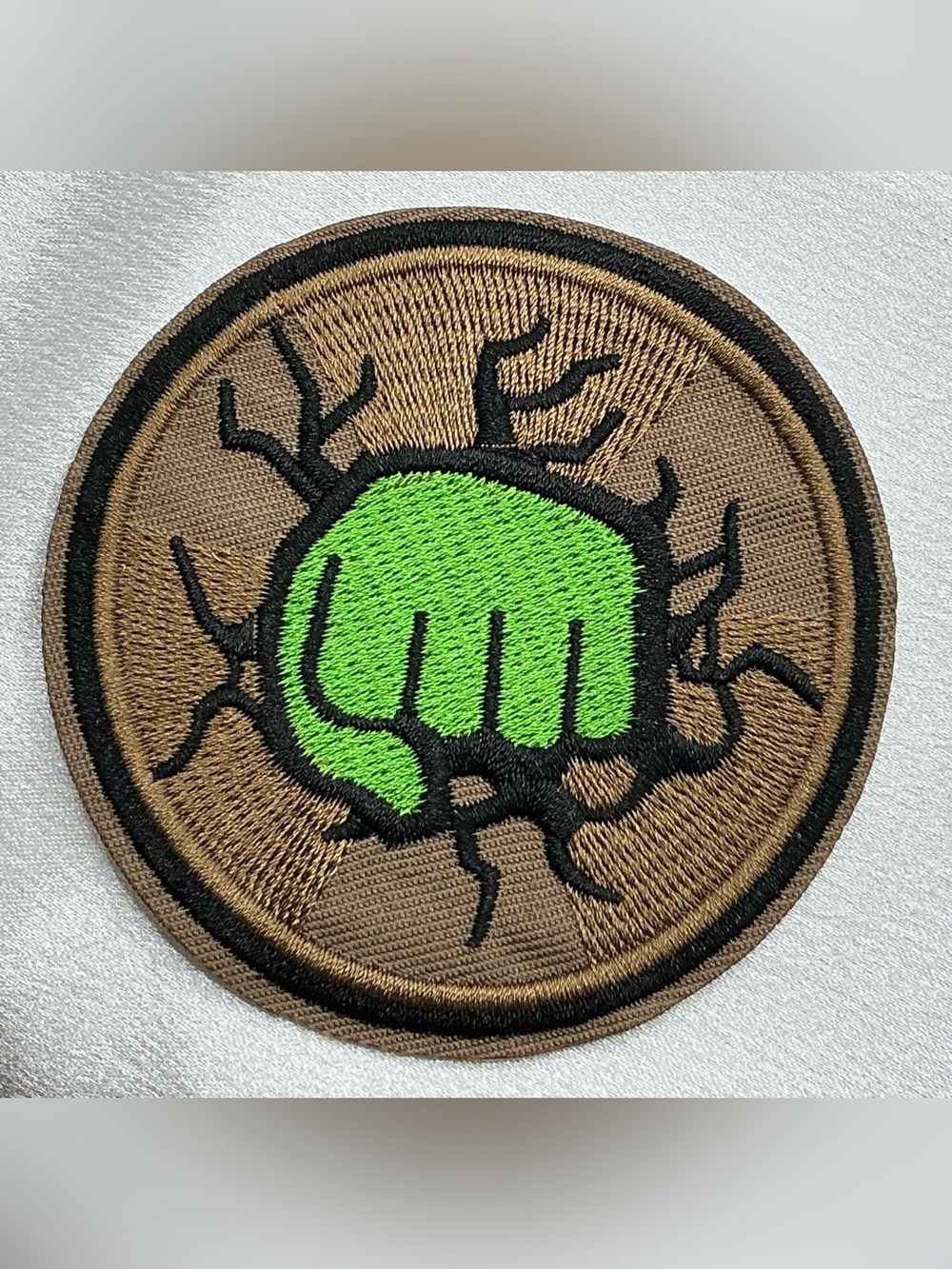 EMBROIDERED IRON OR SEW ON PATCH HULK LIKE HAND SMASH THROUGH WALL MENS